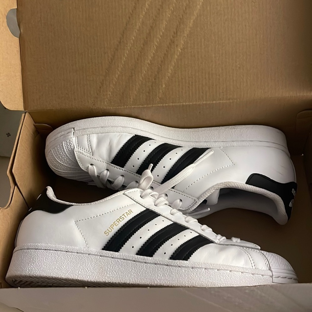 ADIDAS SUPERSTAR 🌟